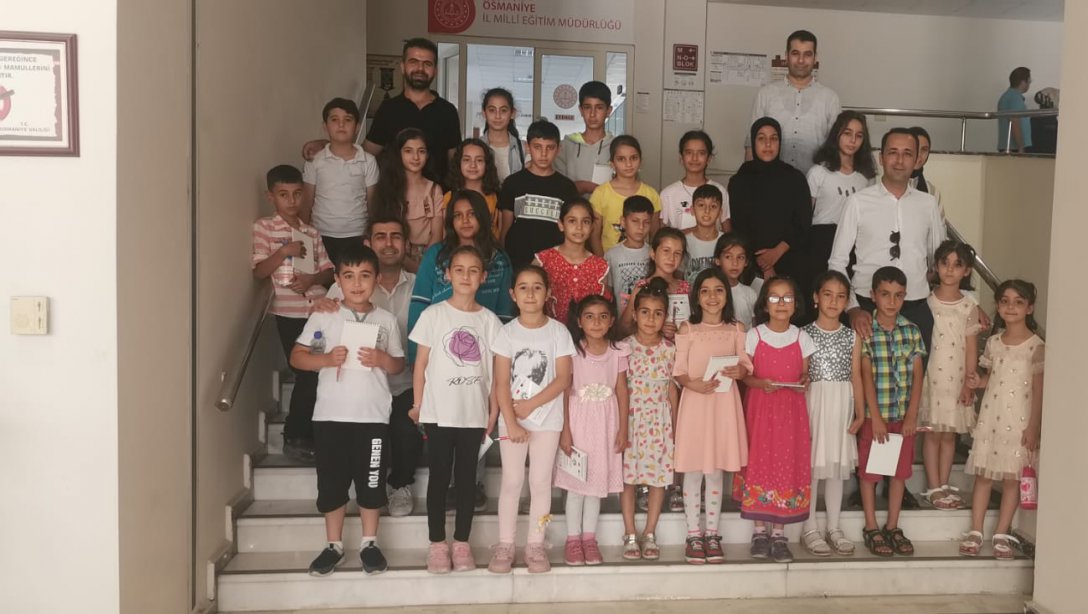 Şehit Barış Göl İlkokulu Mevlana Ortaokulu En Çok Kitap Okuyan Öğrencilerini Ödüllendirdi